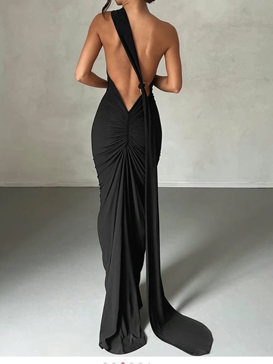 Dresses & Skirts - Women’s Asymmetrical One Shoulder Gown